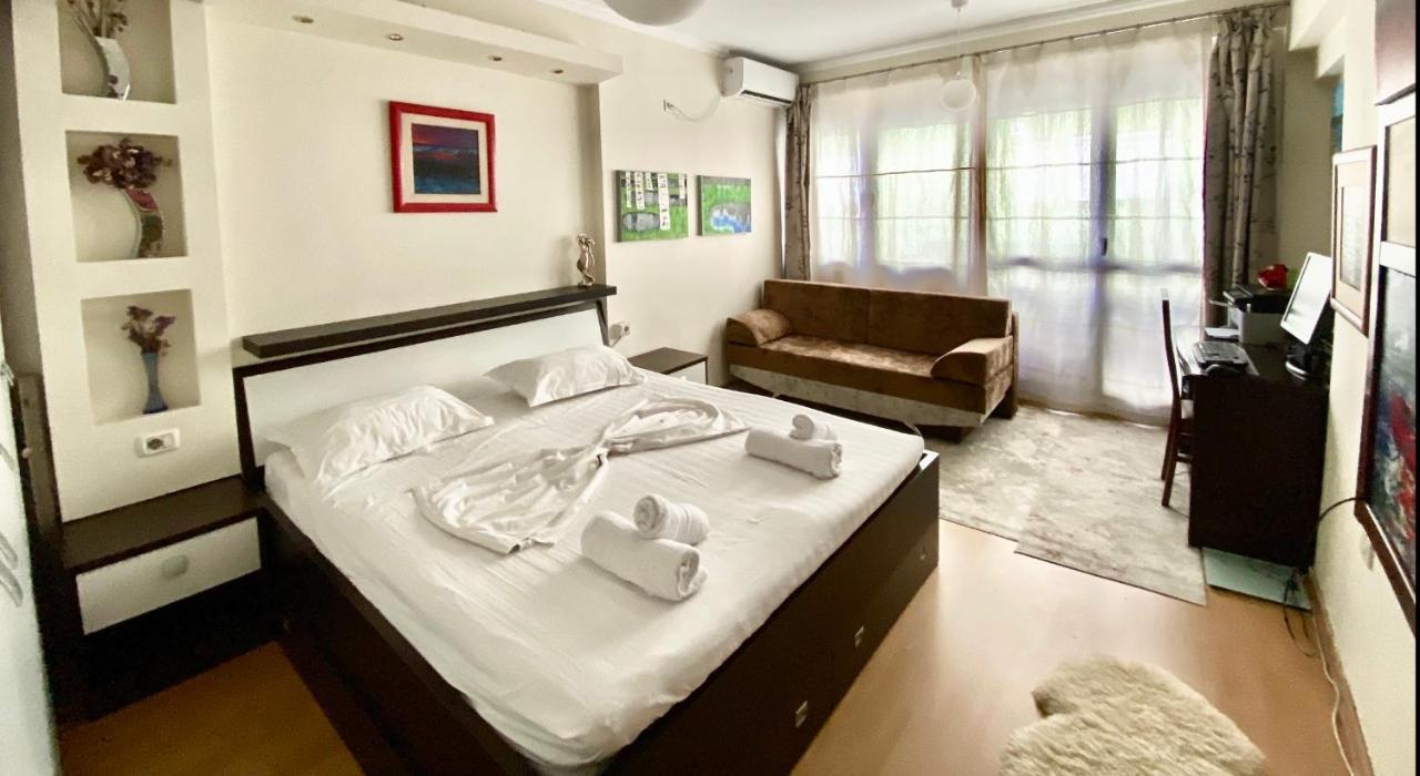 Blloku Apartment Tirana Buitenkant foto